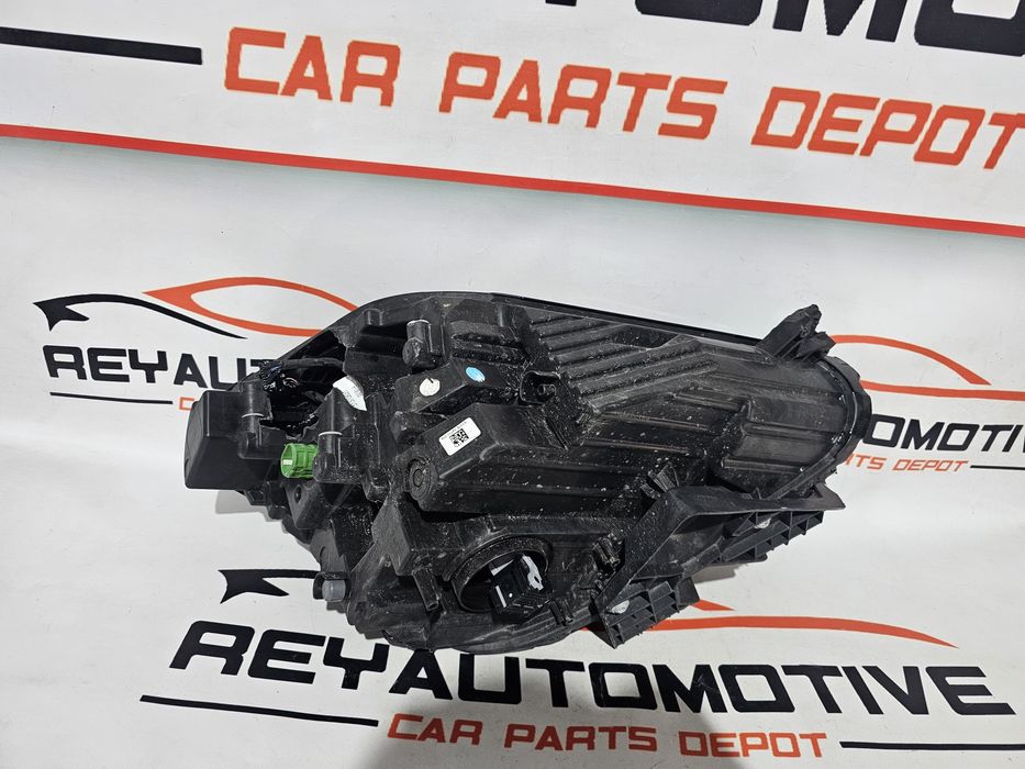 Far stanga led Maserati Grecale avariat