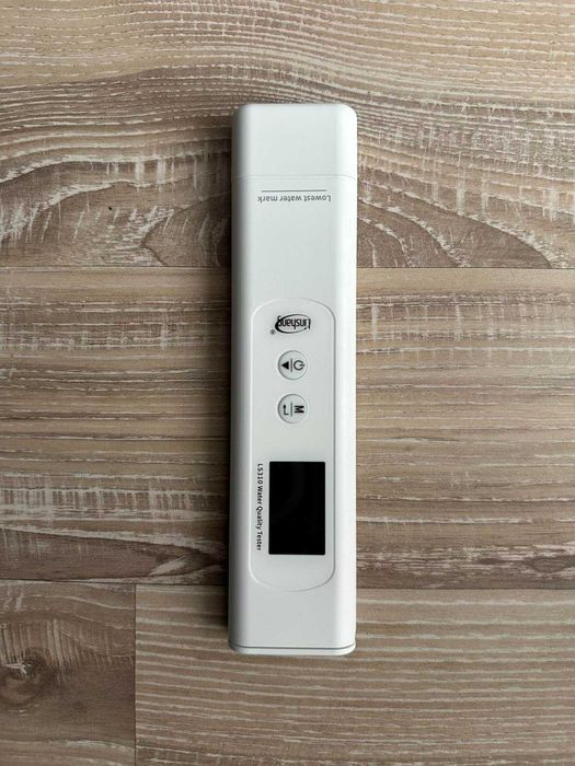 Vând tester digital