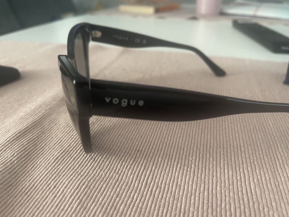 Слъччеви очила Vogue