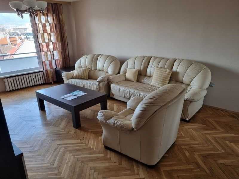 Тристаен ап. под наем в кв. Гео Милев