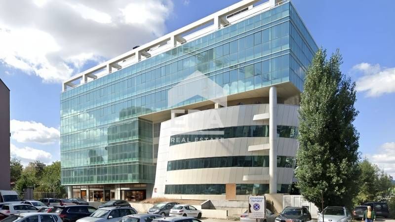 Офис площ за продажба на оживен булевард до метростанция "Сливница"