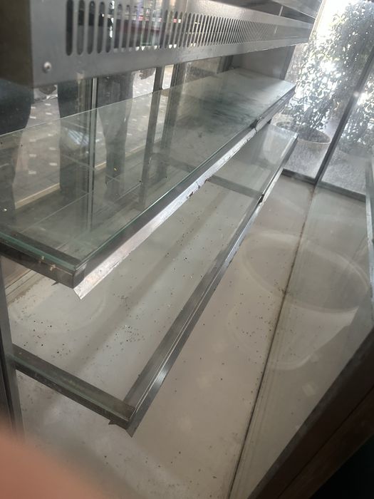 Vitrina sotiladi xolati alo