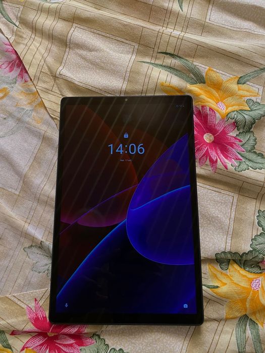 Tableta Lenovo TB-X606F