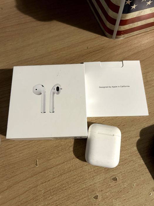 Apple AirPods 1 Поколение