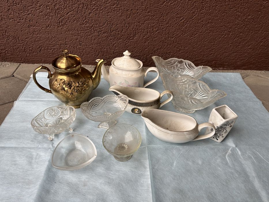 Продам заварник и вазочки.