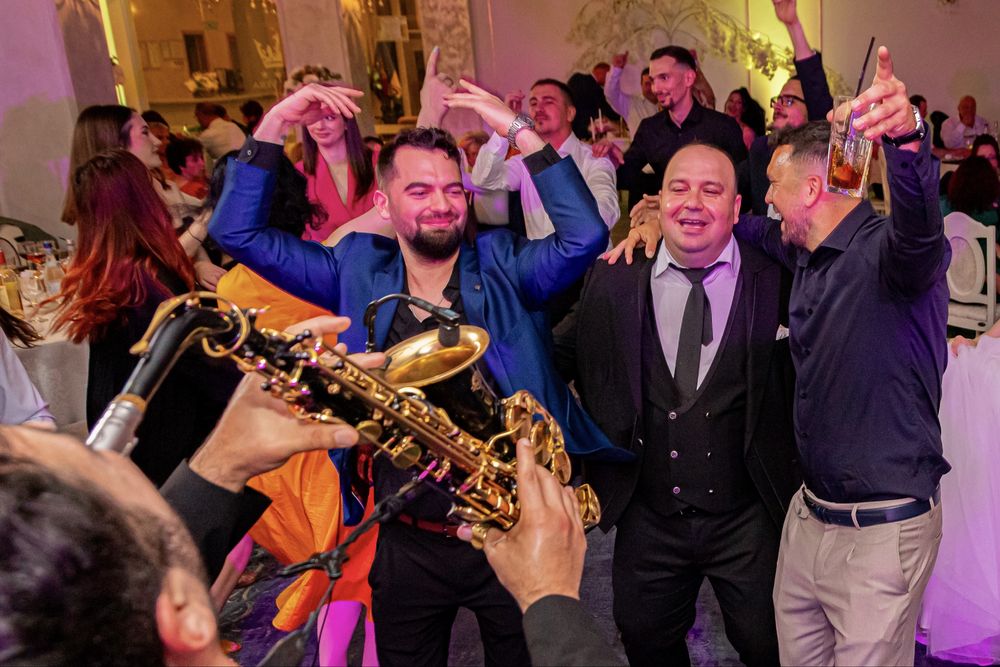 Vibes - DJ Botez Nunta Majorat Privat Party Corporate by Dj Burly