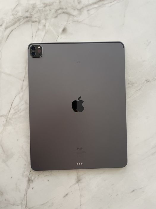 iPad Pro 12.9 (2021) + Apple Pencil + Case