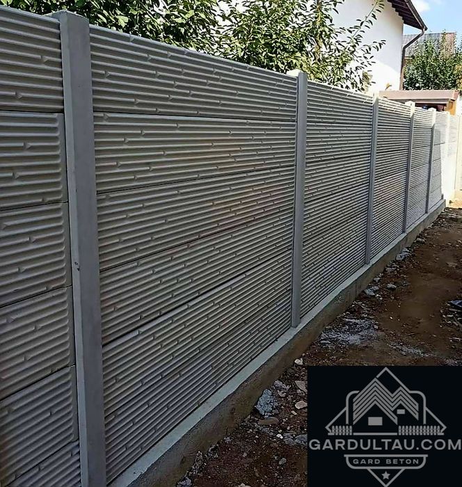 Garduri din beton aditivat stalpi și placi de beton gardultau.com