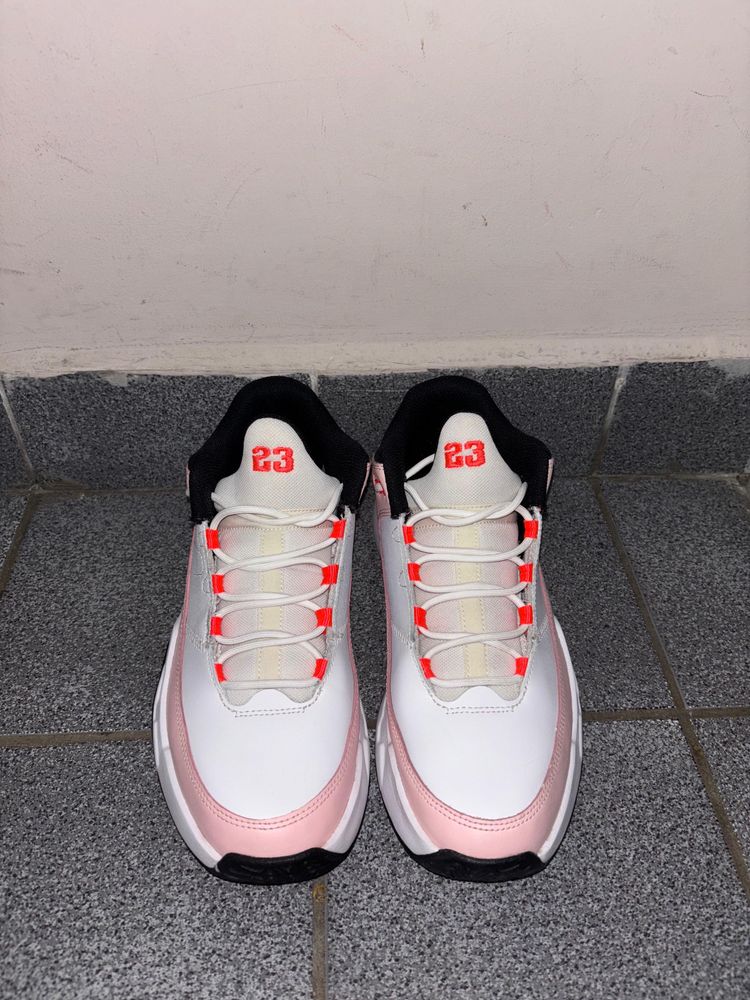 Vand jordan Max Aura Marimea 40
