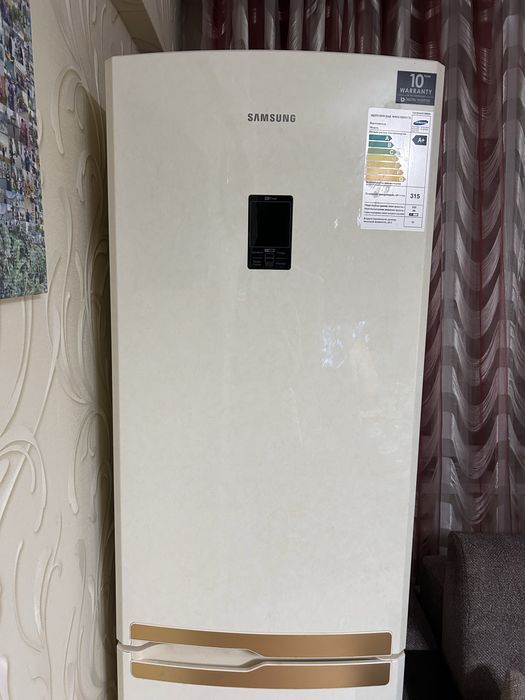 Продам холодильник Samsung RL52TEBTL