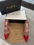 Високи червени токове Alaia