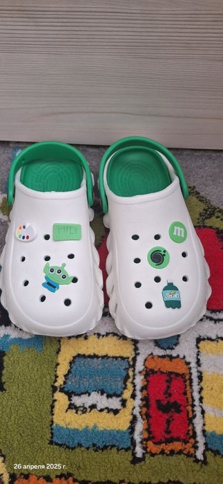 Обувь новая размер 35 , идёт размер в размер.