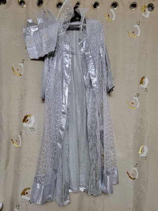 Продам или сдам на прокат костюмы снежной королевы и бразильский