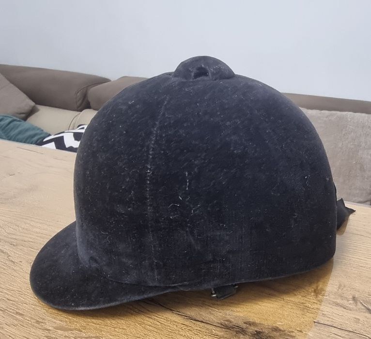 Дамски каски за езда