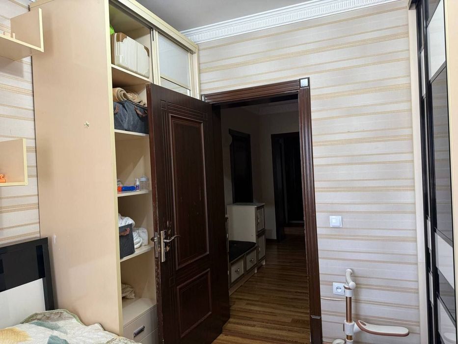 Срочно  продам евро 3 ком квартиру возле Ганги