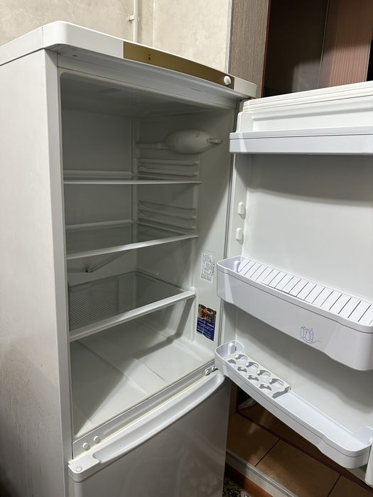 Продам холодильник Indesit б/у