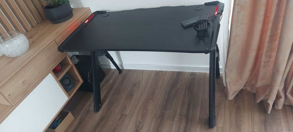 Birou gaming aspect carbon