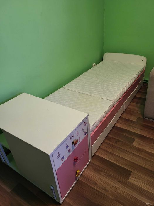 Se ofera spre vanzare patuti de copii cu saltea si sertare
