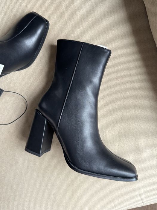 Дамски боти Reserved – размер 36, само за 40 лв