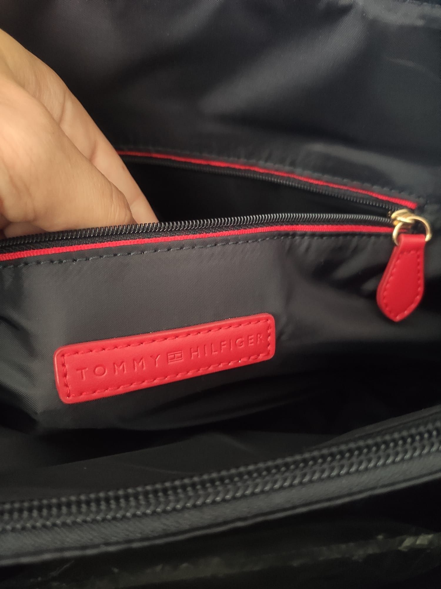 Geanta Tommy Hilfiger nouă
