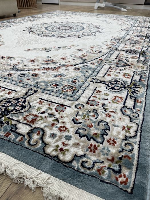 Продам ковер в хорошем состоянии