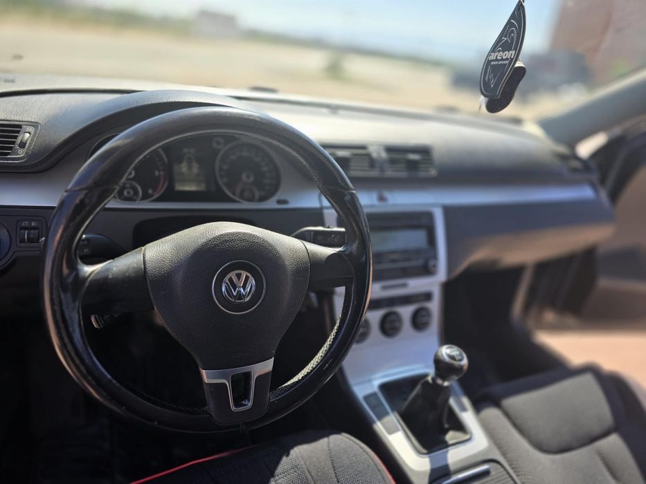 Vând Volswagen Passat B6