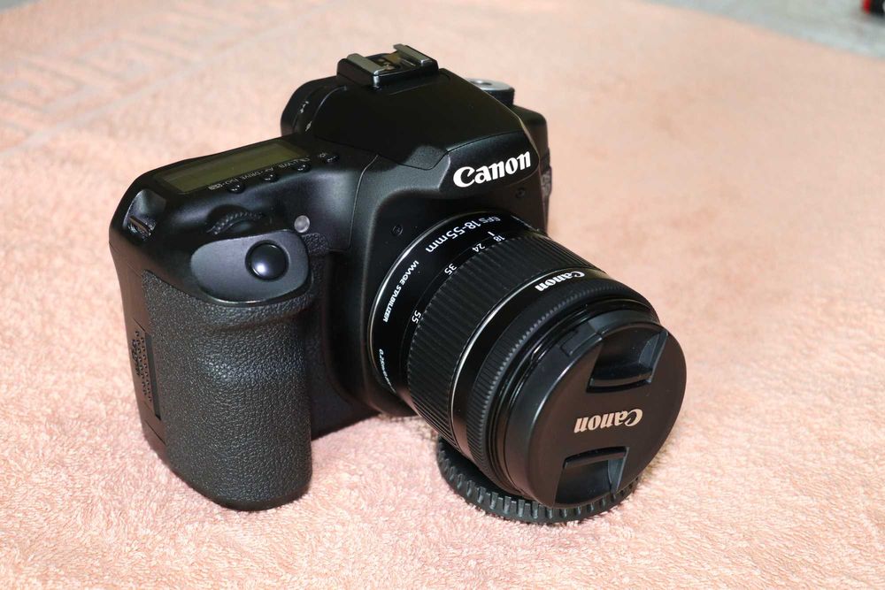 Продаётся полупрофессиональный фотоаппарат Canon 50D