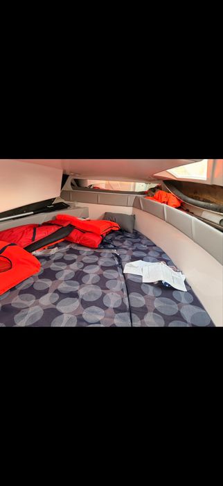 Barca quicksilver cu peridoc