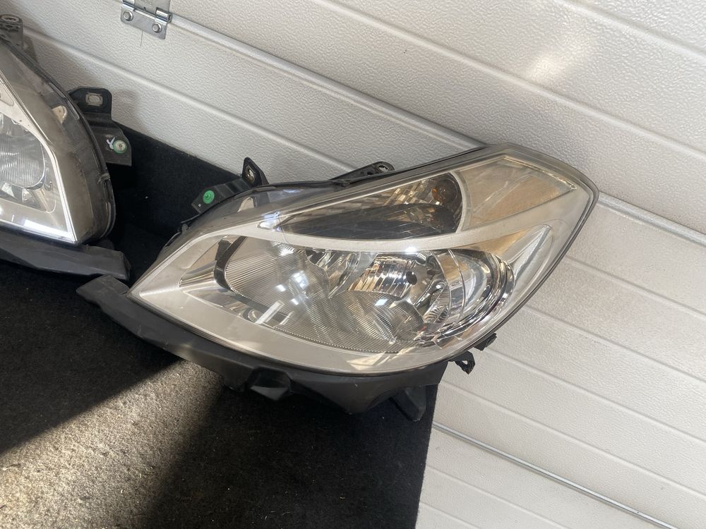 Far stanga far dreapta faruri Renault Clio 3 2006, 2007 , 2008 , 2009,