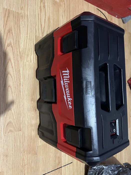 Vand aspirator milwaukee m18 VC-2