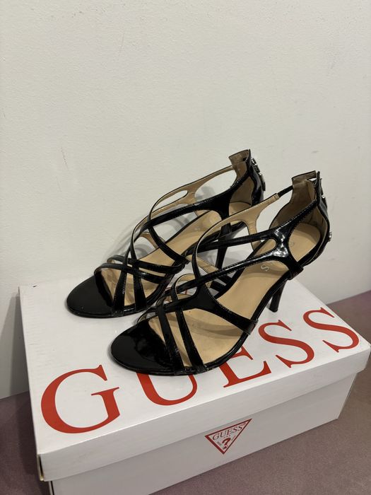 Sandale Guess negre  marimea 35