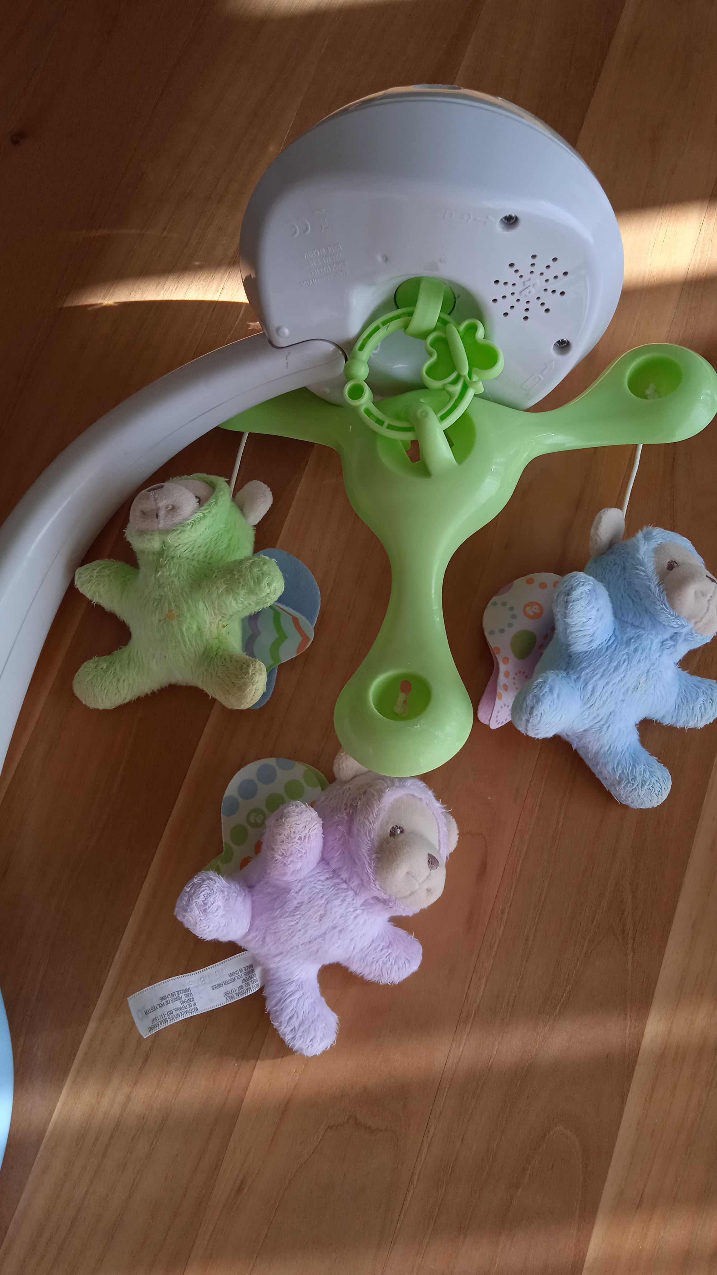 Музикална въртележка с проектор на Fisher price