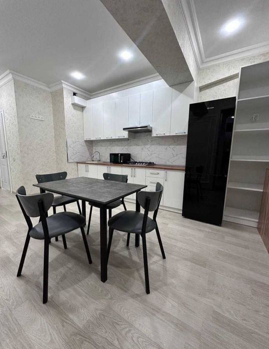 Квартира на ЦУМ -Смарт 2/6/9 общ пл 73м с обстановкой