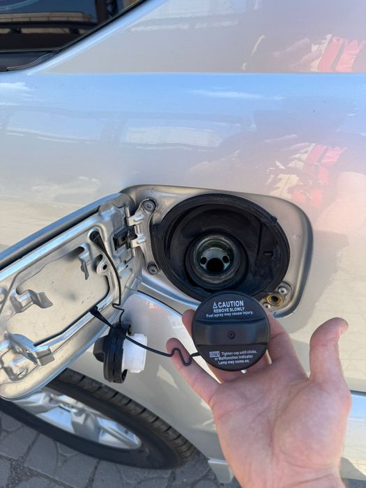 Крышка бензобака Toyota land cruiser Prado 120 lexus GX 470