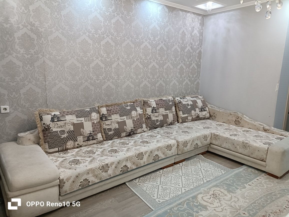 Продаю угловой диван