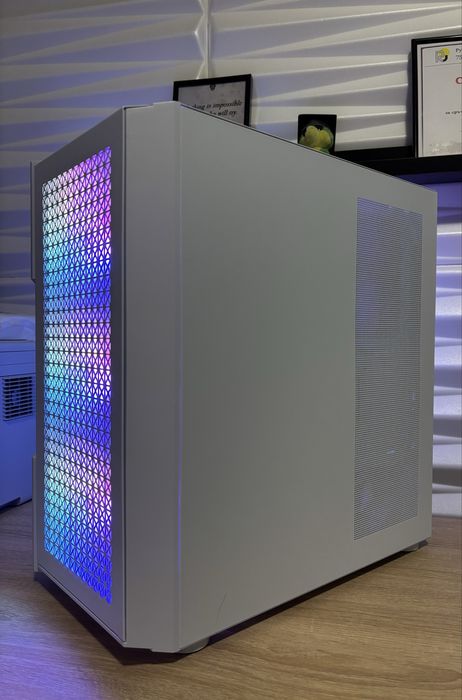 Бял Геймърски компютър Ryzen 5500, GTX1070,16 ram, 500 ssd, 600W