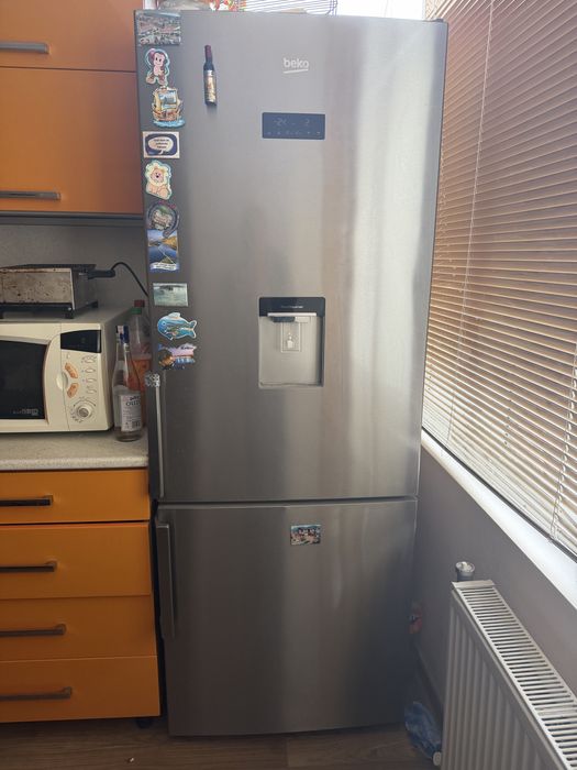 Хладилник Сив Беко