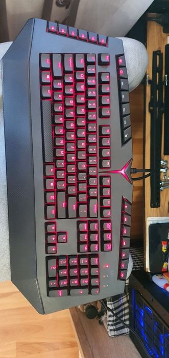 Vând Tastatura Lenovo Y Mecanică K 800