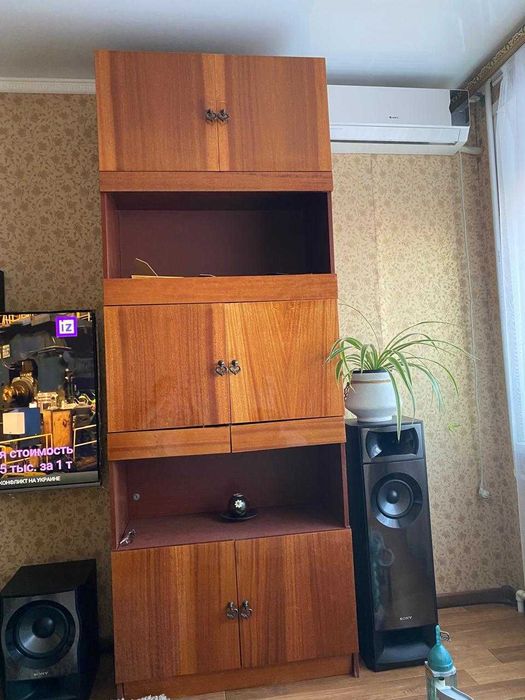 2 шкафа для гостинной
