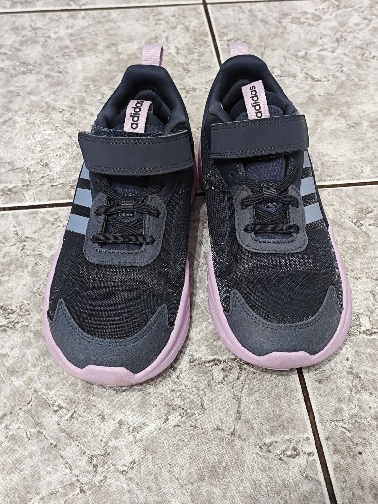Маратонки Adidas 34