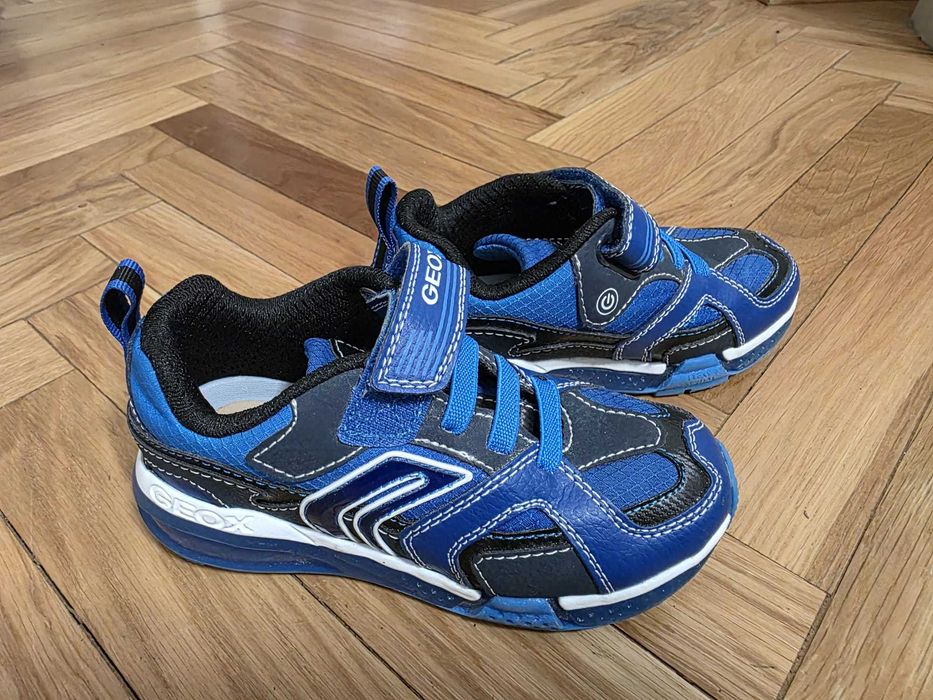 Adidasi Geox marime 28