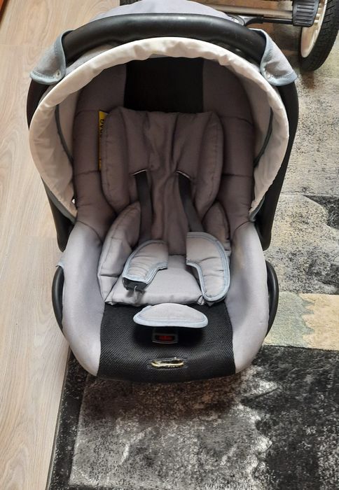 Vând căruț bebe marca Krausman