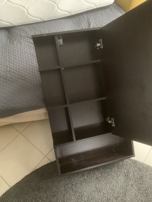 Тоалетка за стена