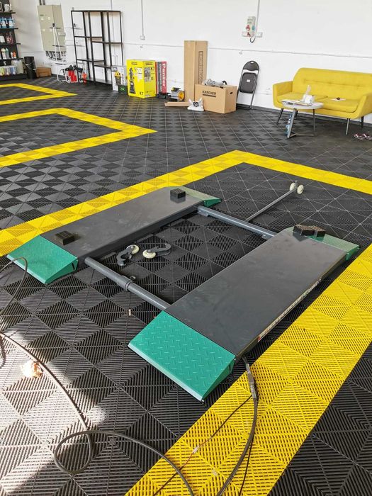 Pardoseala Modulara Garaj si Service Portocaliu Orange Made in Romania