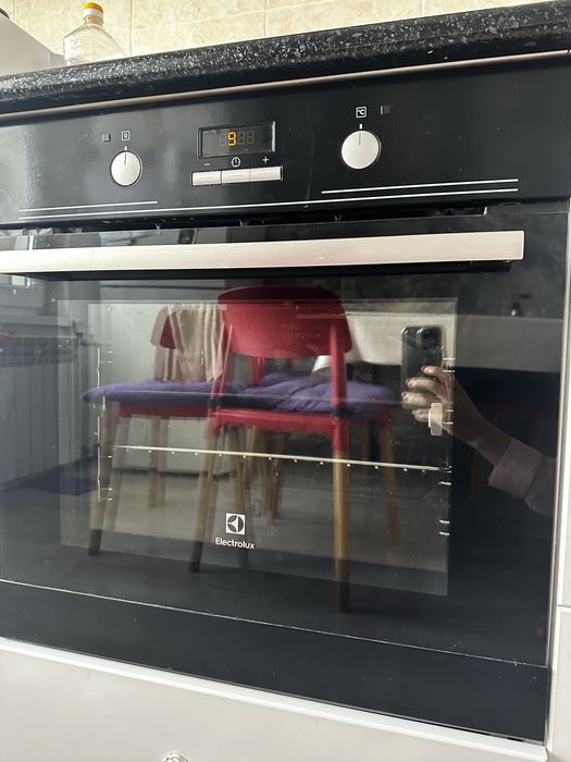 Срочно продается духовой шкаф Electrolux
