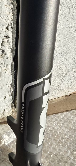 Нова FOX RACING SHOX 38 FLOAT Rhythm 27.5" 170mm GRIP BOOST 15x110mm