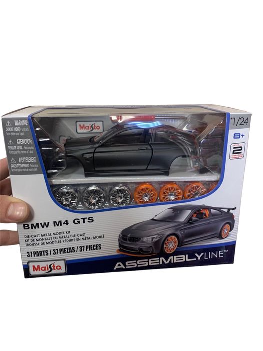 Maisto BMW M4 GTS Assembly line