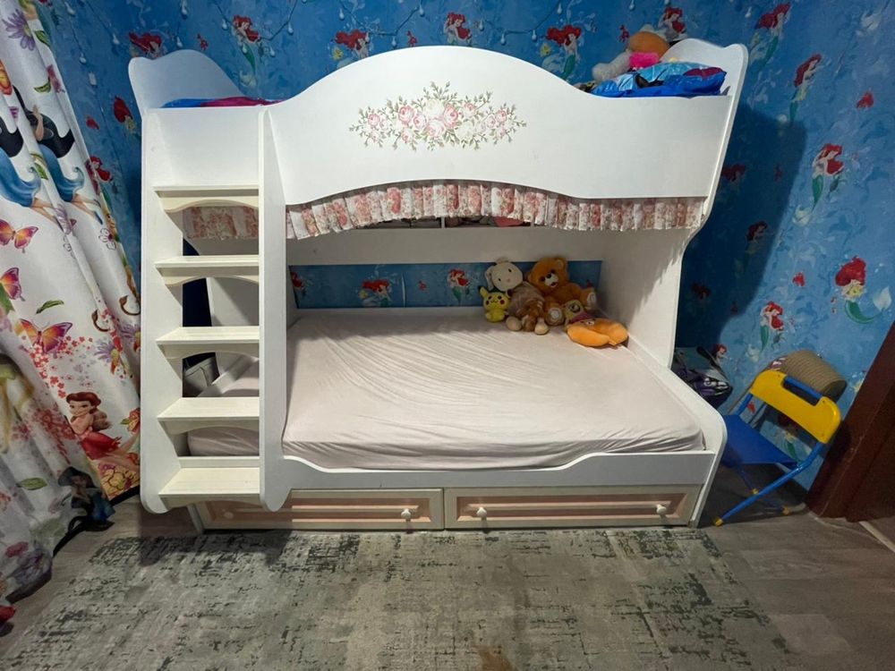 Продам детскую двух ярусную кровать