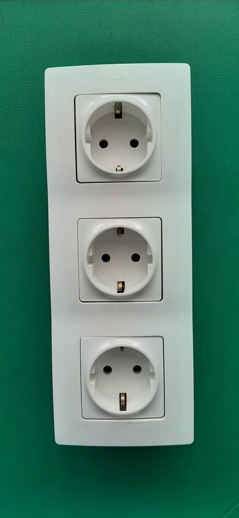 Контакти Legrand
