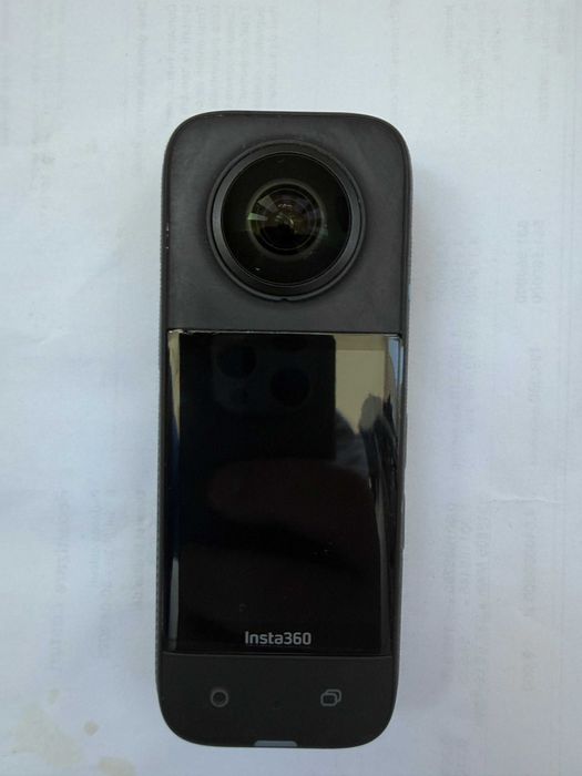 Vand Insta 360 X3 + invisible dive case + baterie suplimentara